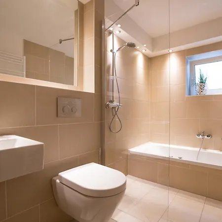 Haus-alster-2 *